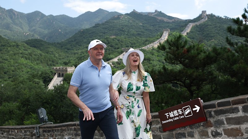 albanese-connects-australia-s-history-with-china-at-great-wall