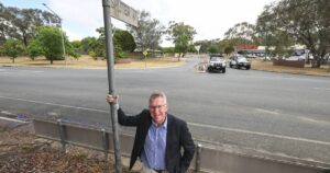 albury-councillor-escapes-crash-traffic-lights-planned-at-key-intersection