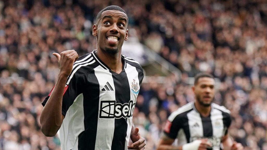 alexander-isak-signals-desire-to-explore-transfer-options