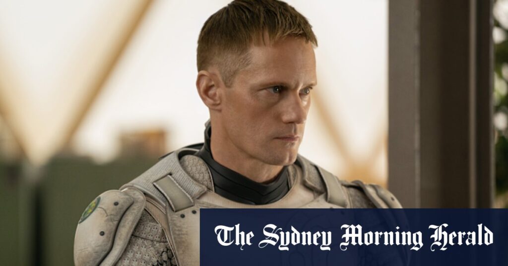 alexander-skarsgard-stars-in-satirical-sci-fi-series-murderbot-