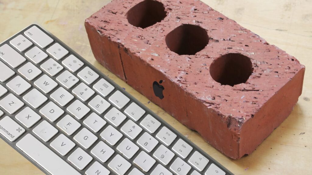 apple-launches-public-betas-for-ios-16-and-macos-16-proceed-with-caution
