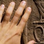 british-researchers-unveil-4-000-year-old-handprint-in-egypt
