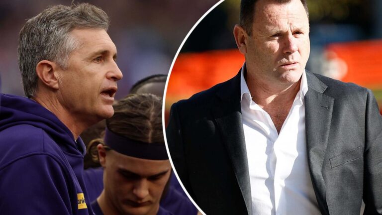 Football analyst David King has taken a dig at Fremantle coach Justin Longmuir.