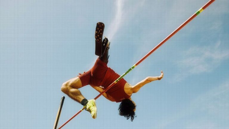 ezra-frech-paralympic-gold-medalist-redefines-athletic-boundaries-at-usc