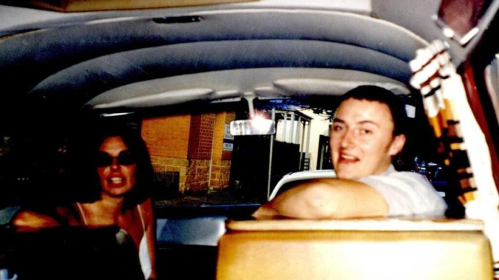 family-of-outback-killer-murdoch-holds-private-funeral-service