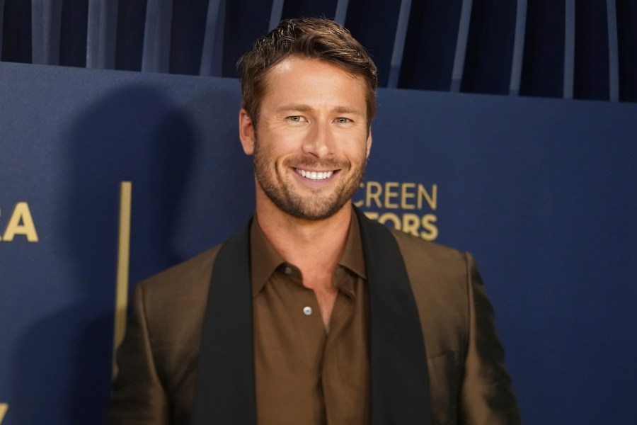 glen-powell-teams-up-with-ashton-hall-for-viral-fitness-routine