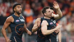 gws-giants-rally-past-sydney-swans-with-halftime-boost