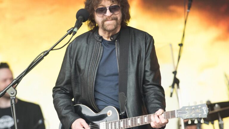 jeff-lynne-cancels-elo-s-final-show-at-bst-hyde-park-due-to-illness