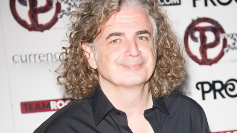 king-crimson-resurrects-with-first-album-in-over-20-years