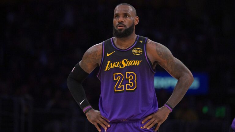 lakers-must-ensure-lebron-james-is-satisfied-after-ayton-signing
