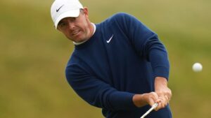 li-and-harman-surge-ahead-in-british-open-mcilroy-fights-on