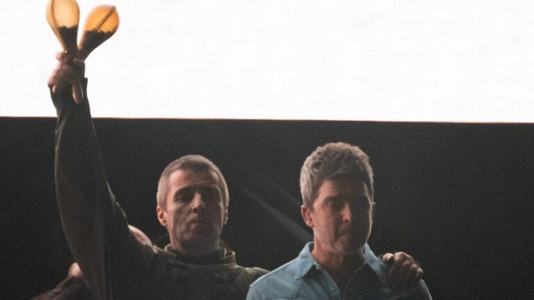 liam-gallagher-celebrates-oasis-fans-at-heaton-park-gigs