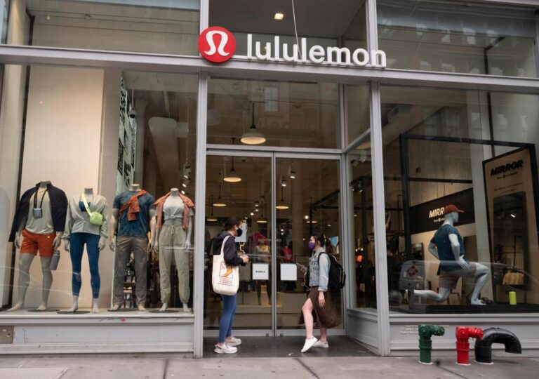 lululemon-sues-costco-amid-fashion-dupe-phenomenon