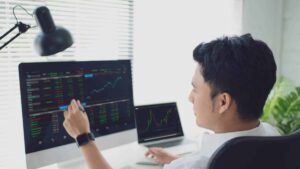 macquarie-warns-of-earnings-decline-as-asx-faces-volatility