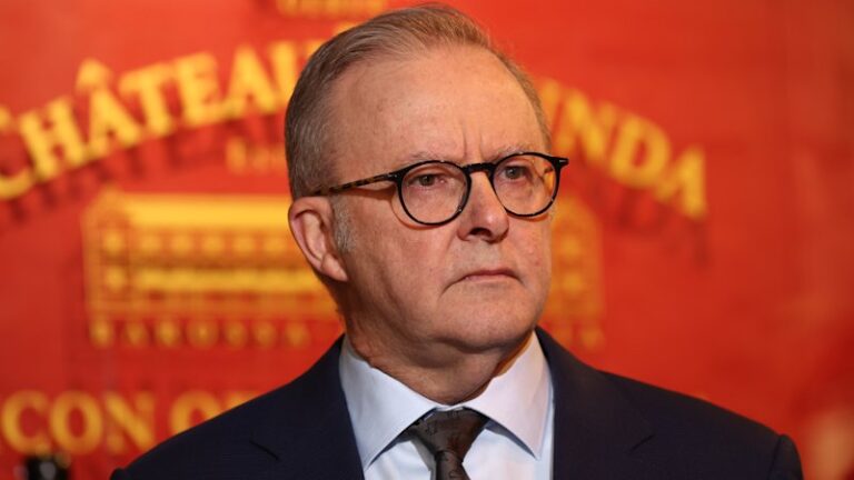 man-charged-with-threatening-prime-minister-albanese-on-social-media