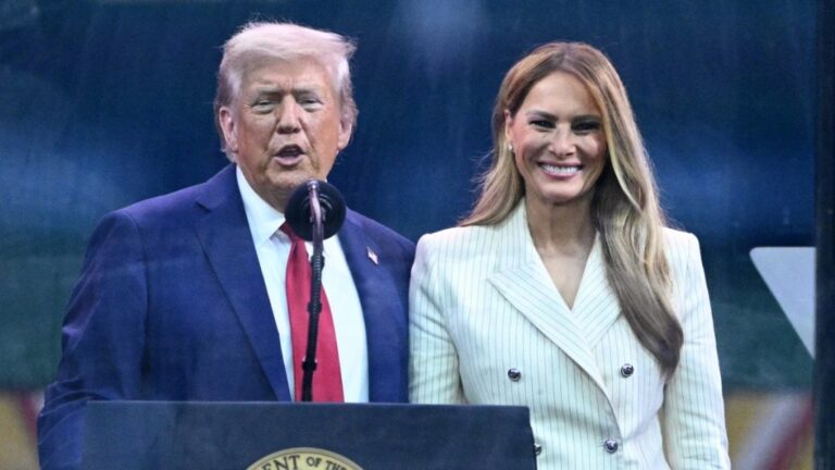 melania-trump-praises-taylor-swift-amid-donald-trump-s-criticism