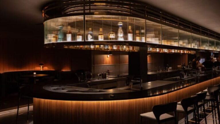 new-seafood-and-cocktail-bar-musaek-opens-in-koreatown