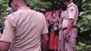 police-discover-russian-mother-and-daughters-living-in-cave