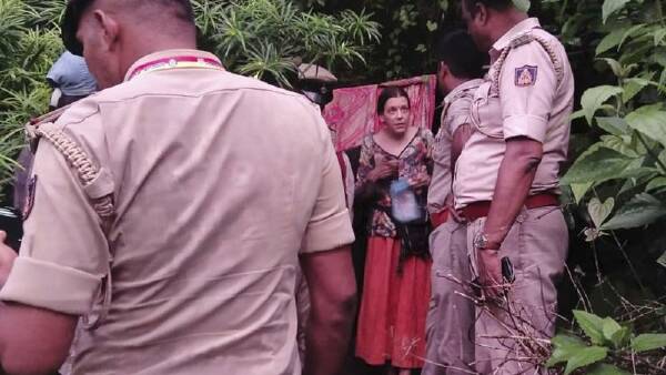 police-discover-russian-mother-and-daughters-living-in-cave