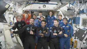 private-space-mission-ends-with-dramatic-pacific-splashdown