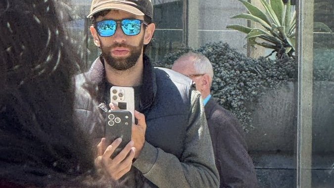 prototype-iphone-17-spotted-in-public-ahead-of-launch