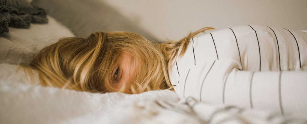 research-reveals-women-sleep-longer-but-face-unique-challenges
