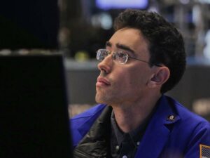 s-p-500-and-nasdaq-reach-record-highs-ahead-of-earnings-reports
