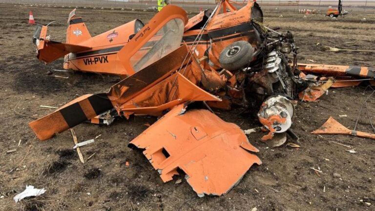 stunt-pilot-crash-at-avalon-airshow-delays-emergency-response