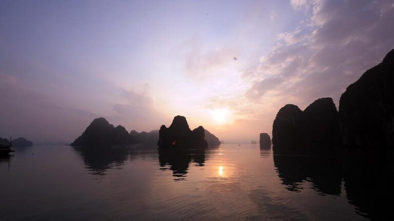 three-dead-as-tourist-boat-capsizes-in-halong-bay-amid-storm