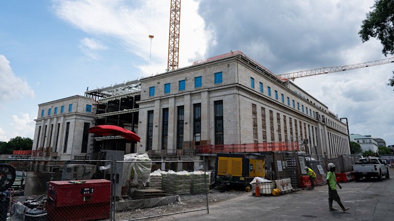 trump-targets-powell-over-costly-fed-renovation-project