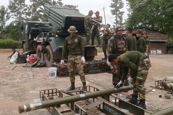 uk-issues-travel-warnings-as-thailand-cambodia-border-clashes-intensify