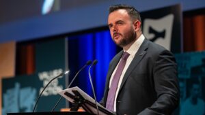 unions-call-for-ai-regulations-to-protect-job-security-in-australia
