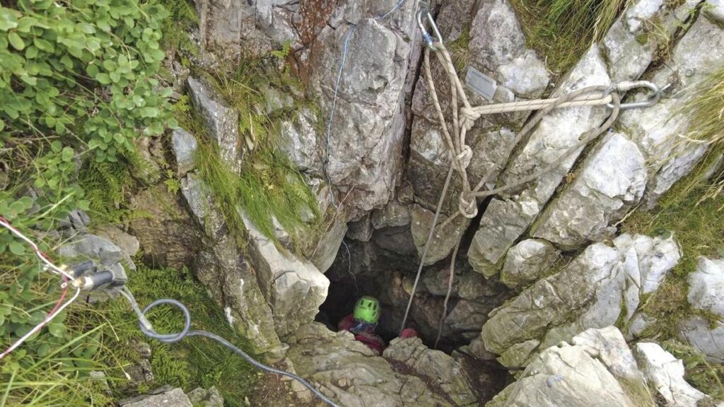 urgent-rescue-injured-cave-explorer-freed-in-italy-s-piedmont