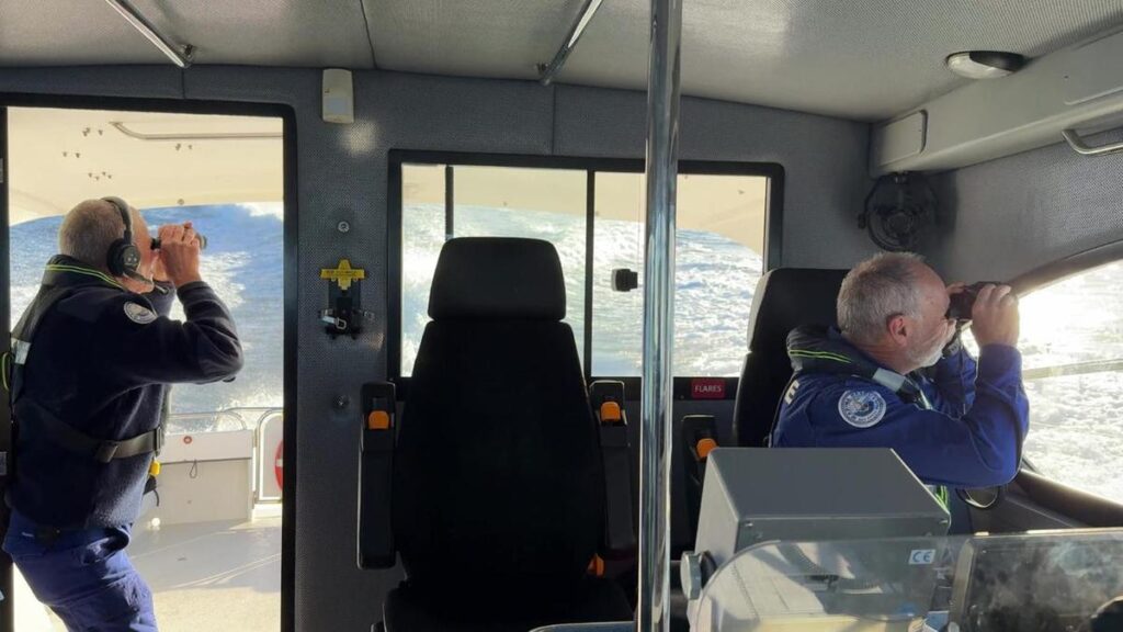 urgent-search-resumes-for-missing-fisherman-off-australia-coast