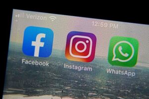 australia-bans-under-16s-from-social-media-accounts-by-december