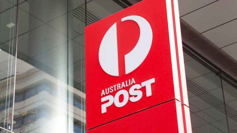 australia-post-halts-us-business-parcel-shipments-amid-tariff-crisis