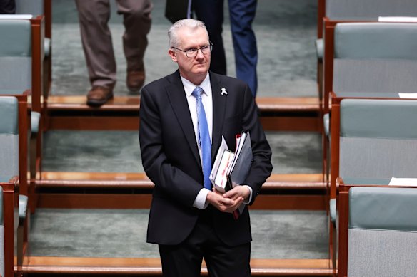 australia-signs-400-million-deal-to-deport-foreign-criminals