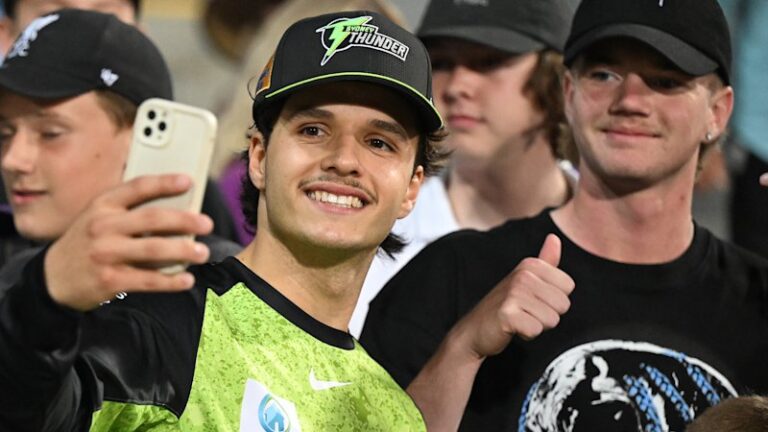 australian-cricket-faces-urgent-dilemma-over-big-bash-sale