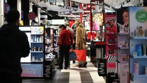australian-spending-surge-could-trigger-rate-cut-this-month