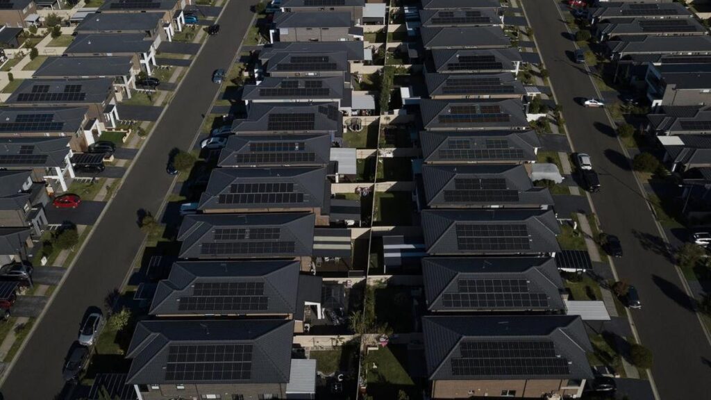 australians-save-big-with-rooftop-solar-urgent-grid-coordination-needed