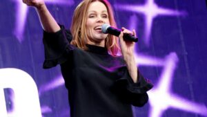 belinda-carlisle-critiques-sexualization-of-young-female-artists