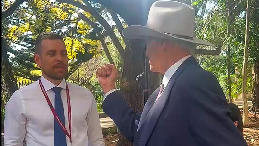 bob-katter-confronts-journalist-in-heated-exchange-over-heritage