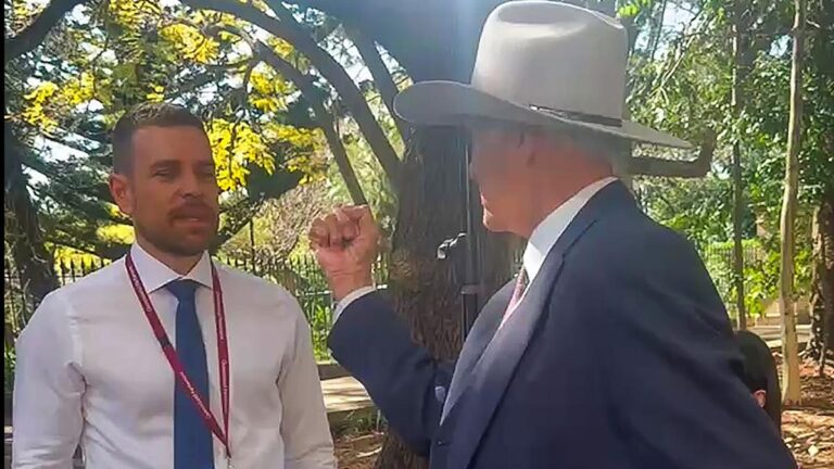 bob-katter-confronts-journalist-in-heated-exchange-over-heritage