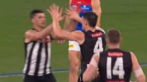 brayden-maynard-scores-stunning-goal-for-collingwood-against-melbourne