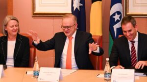 business-rejects-union-proposal-for-training-tax-at-economic-roundtable