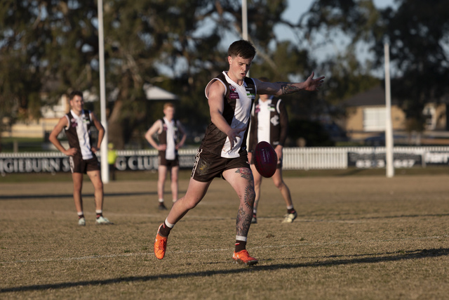 craigieburn-eagles-surge-to-preliminary-final-with-gritty-win