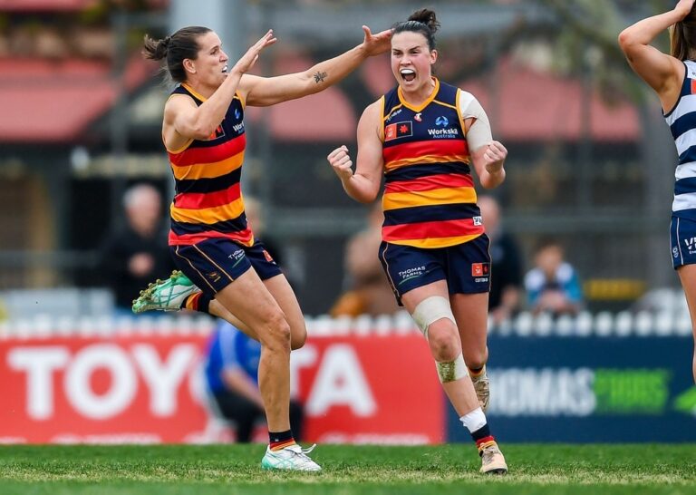 crows-surge-with-seven-goals-to-defeat-cats-in-thrilling-finale