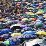 dalian-beach-welcomes-30-000-daily-visitors-during-summer-rush