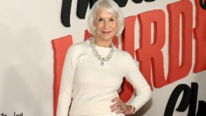 dame-helen-mirren-insists-james-bond-should-remain-male