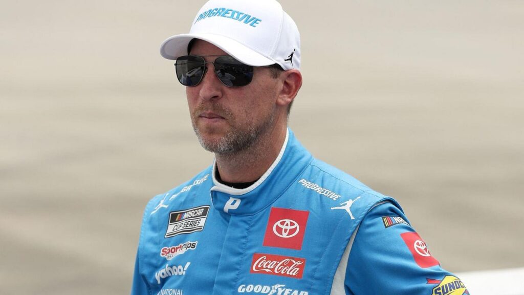 denny-hamlin-critiques-kyle-larson-and-chase-elliott-s-tactics-in-iowa-race